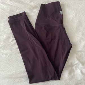 Born Primitive Your Go To Leggings 2.0 in Plum